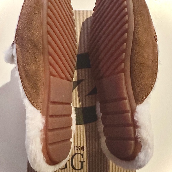 UGG Lana Slipper in Chestnut - Picture 3 of 5